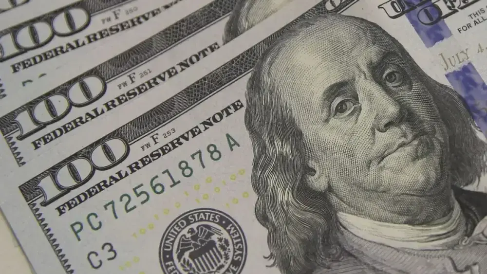Dólar cai a R$ 5,16 após dados de emprego no Brasil